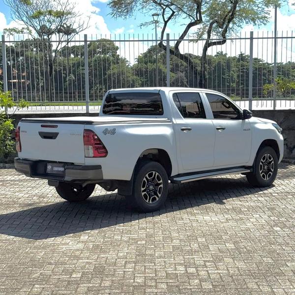 
								TOYOTA HILUX CDLOWM4FD 2021 full									